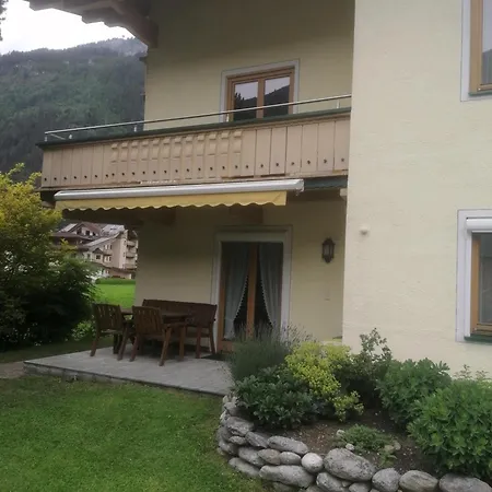 Eberharter Apartment *